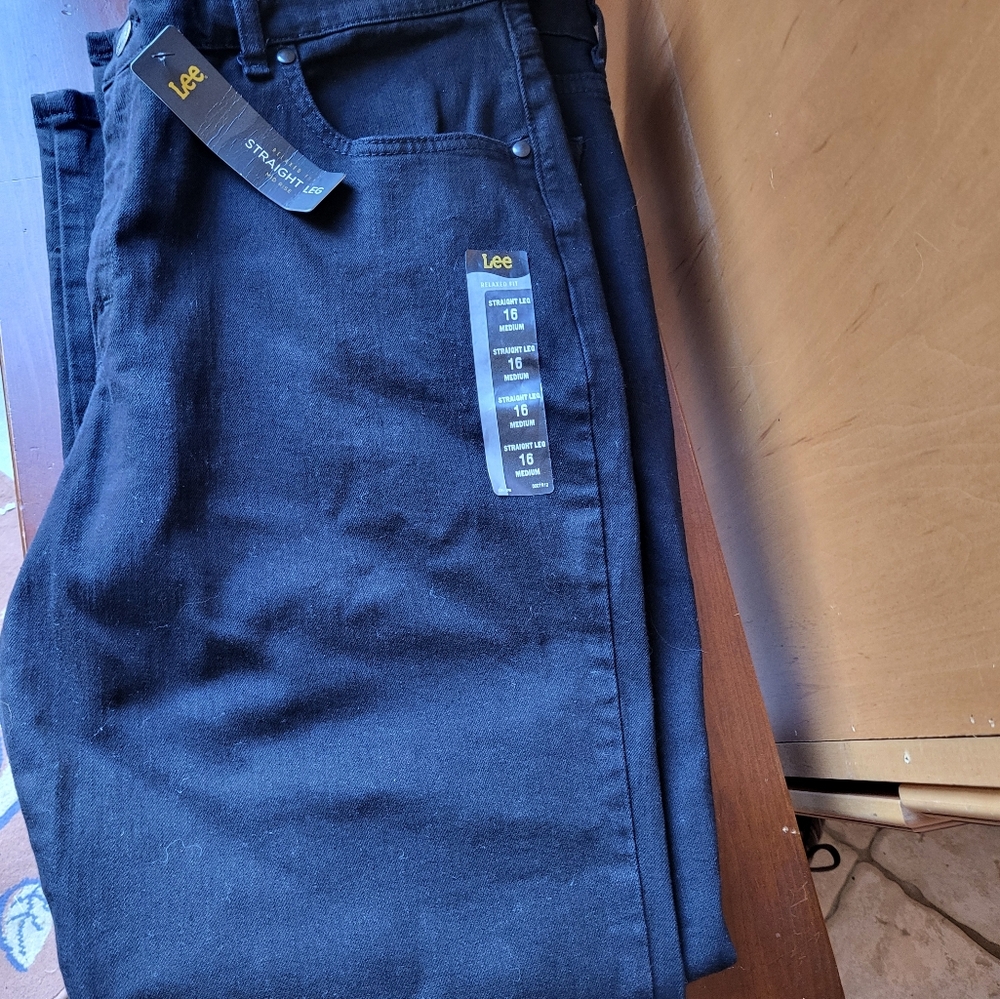 2/$30 NEW Lee Black Jeans Relaxed Fit Mid Rise 16